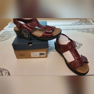 G.H.BASS & Co Women's Sandals 8M Tabitha Spice NIB Burgundy Wine